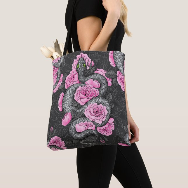 Snakes and pink roses tote bag (Close Up)