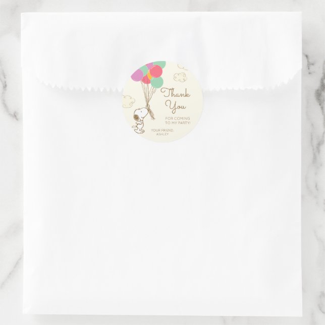 Snoopy and Balloons Birthday Classic Round Sticker (Bag)