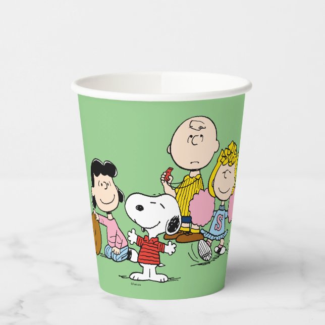 Snoopy and the Gang Play Football Paper Cups (Left)