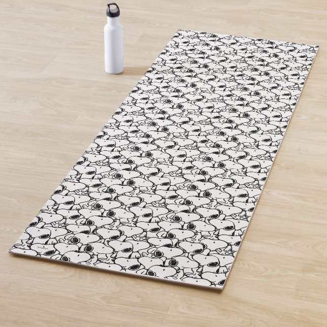Snoopy Classic Comics Pattern Yoga Mat (In Situ)