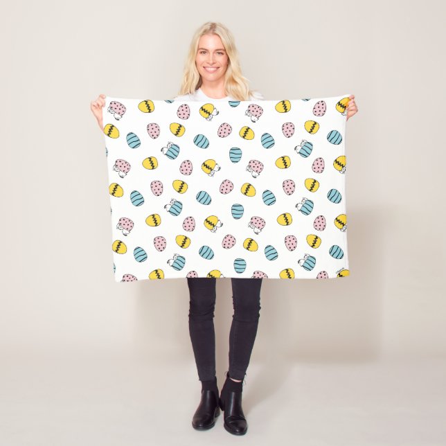 Snoopy Easter Egg Pattern Fleece Blanket (In Situ)