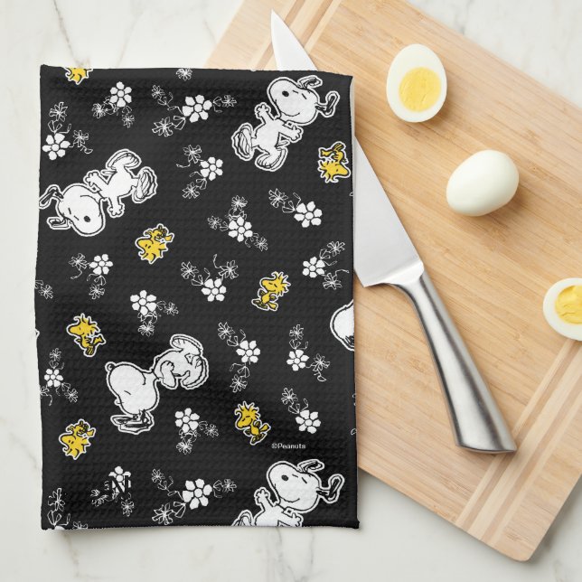 Snoopy & Woodstock Fun & Flowers Tea Towel (Quarter Fold)