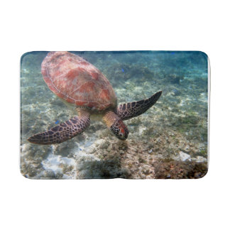 Snorkelling with turtle bath mat