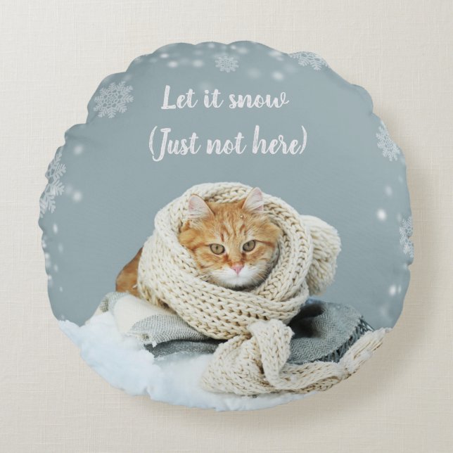 Snow Cat Round Throw Pillow (Front)
