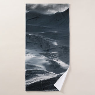 SNOW COVERED MOUNTAIN UNDER CLOUDY SKY DURING DAYT BATH TOWEL