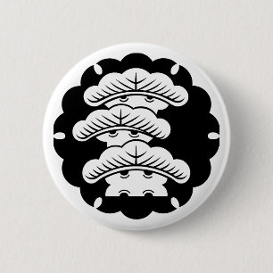 Snow-covered three-tiered pine in rice cake 6 cm round badge