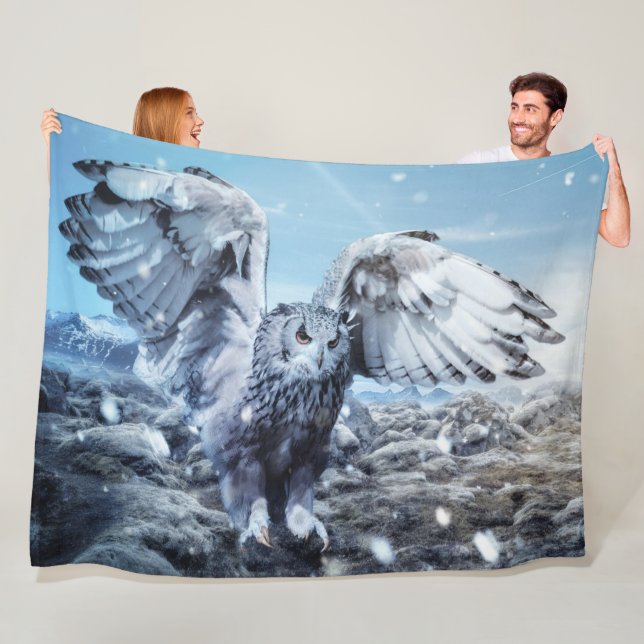 SNOW OWL FLEECE BLANKET (In Situ)