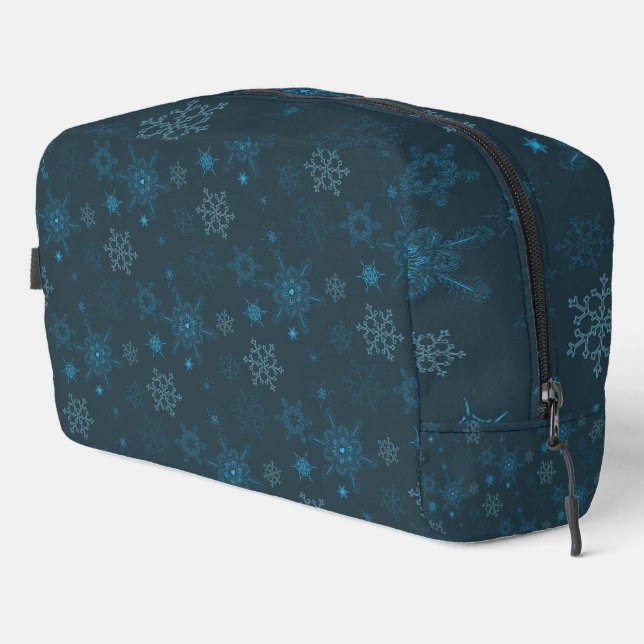 Snowflake winter blue seamless pattern dopp kit (Right Corner)