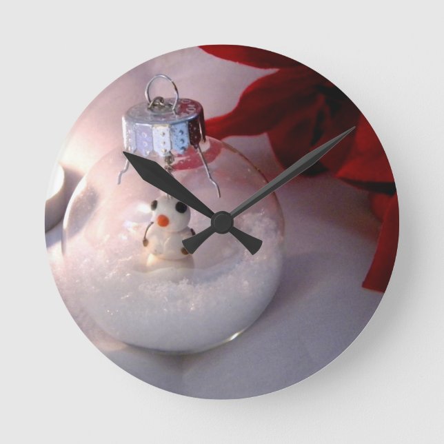 Snowy Ornament Round Clock (Front)