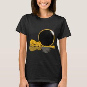 Solar Eclipse Guitar Nature Moon Retro Style Guita T-Shirt