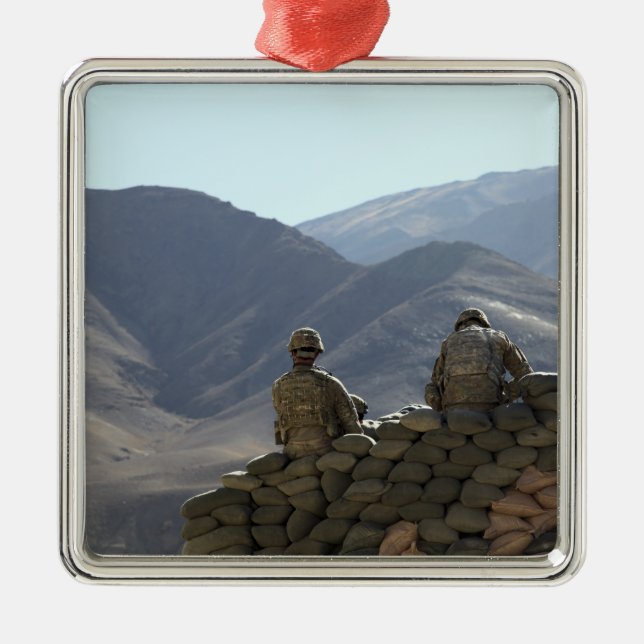 soldiers run communications equipment metal tree decoration (Front)
