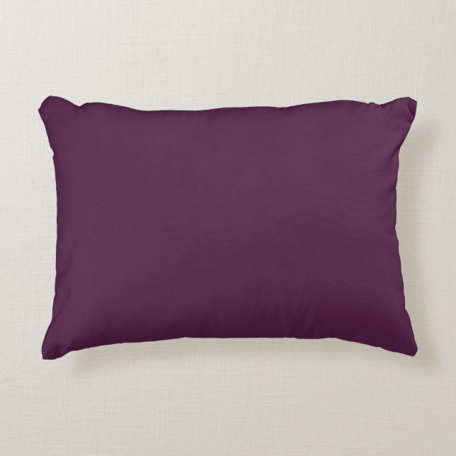 Solid eggplant purple decorative cushion (Front)