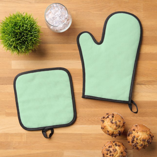 Solid Soft Mint Green Oven Mitt Set (Top Down)