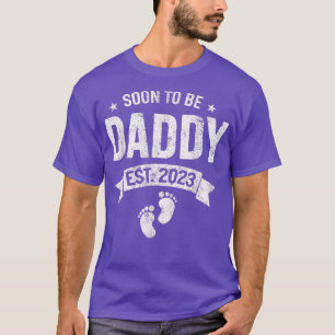Soon To Be Daddy Est 2023 Pregnancy Announcement T-Shirt