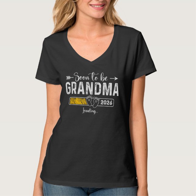 Soon To be Grandma 2026 Grandma Est 2026  T-Shirt (Front)