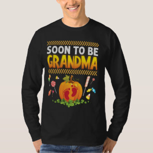 Soon To Be Grandma Little Footprint Halloween Pump T-Shirt