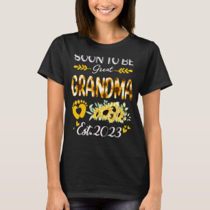 Soon To Be Great Grandma 2023 Sunflower Mother's D T-Shirt