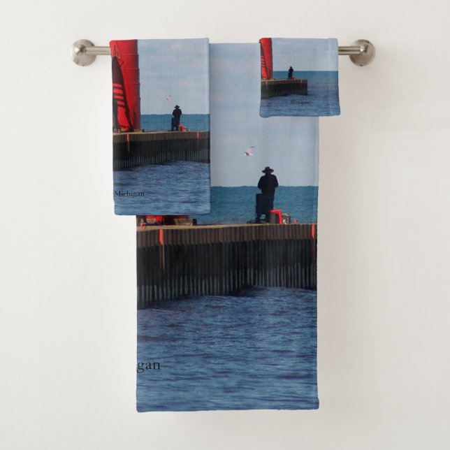 South Haven South Pierhead Light towel set (Insitu)