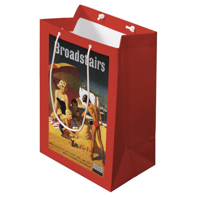 Southern British Railways Family on Beach Medium Gift Bag (Front Angled)