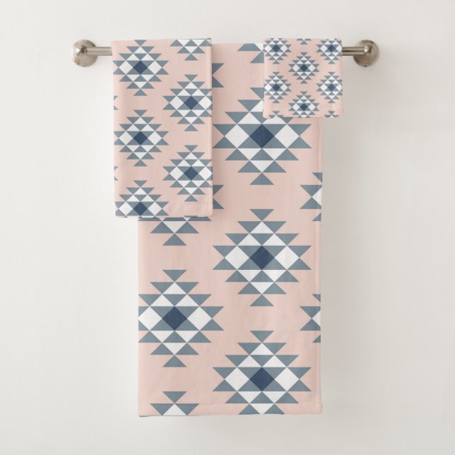 Southwest Diamond Pattern Blush Grey Bath Towel Set (Insitu)