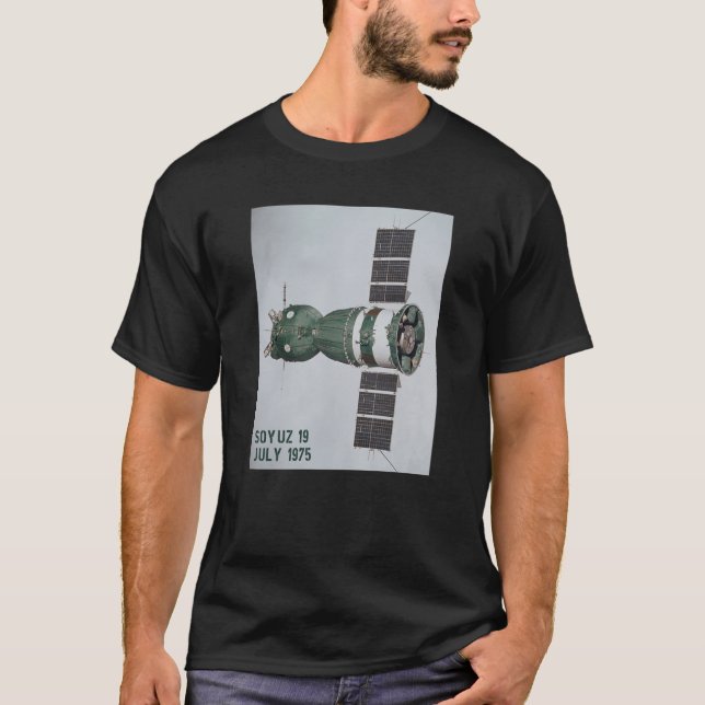 Soyuz Spacecraft Rocket Orbiter CCCP Space T-Shirt (Front)