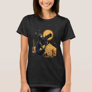 Space Alien Telescope Planets Astronomy Spaceman T-Shirt