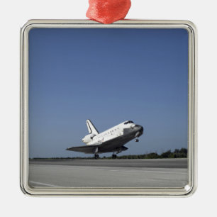 Space shuttle Atlantis approaching Runway 33 Metal Tree Decoration
