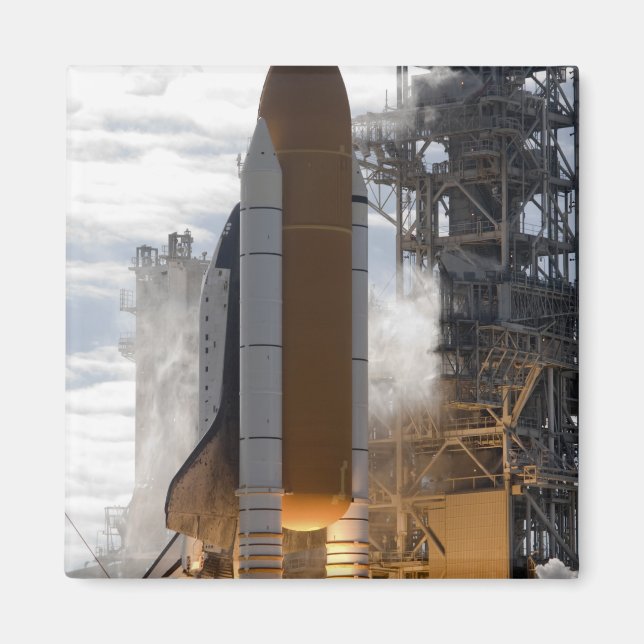 Space Shuttle Atlantis lifts off 15 Magnet (Front)