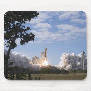 Space Shuttle Atlantis lifts off 18 Mouse Pad