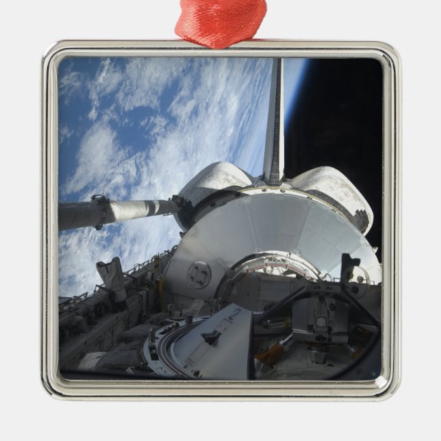 Space Shuttle Discovery 9 Metal Tree Decoration (Front)