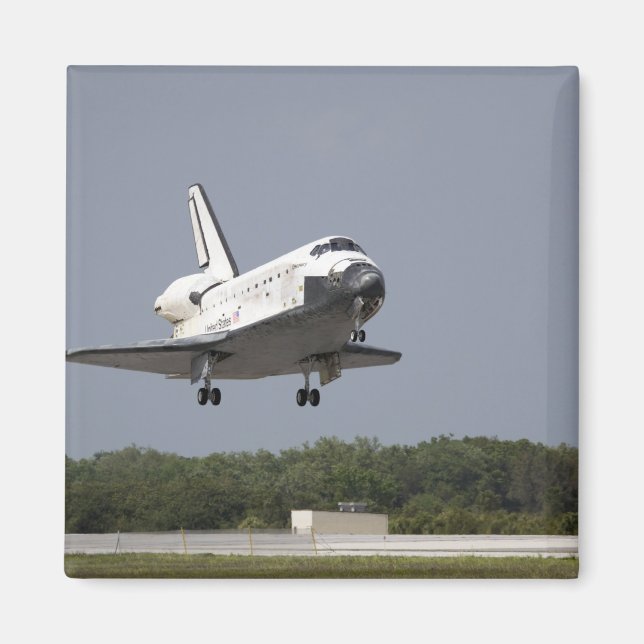Space Shuttle Discovery approaches landing 2 Magnet (Front)