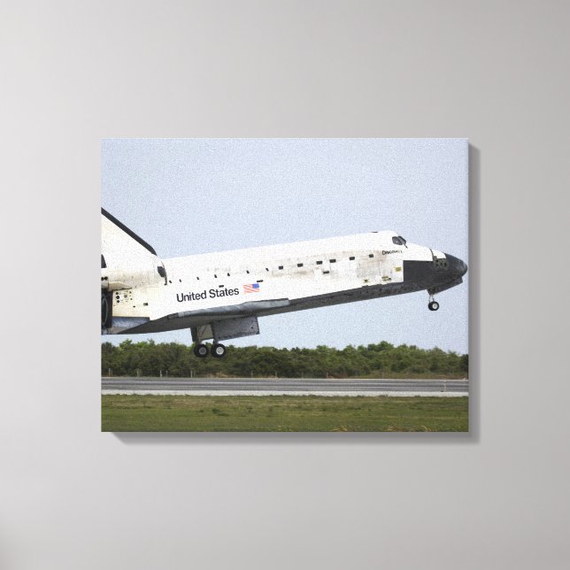 Space Shuttle Discovery approaches landing 4 Canvas Print (Front)