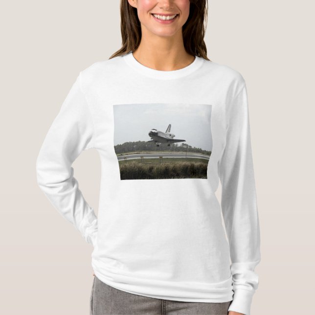 Space Shuttle Discovery approaches landing T-Shirt (Front)