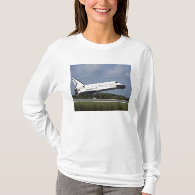Space shuttle Discovery lands on Runway 33 3 T-Shirt (Front)