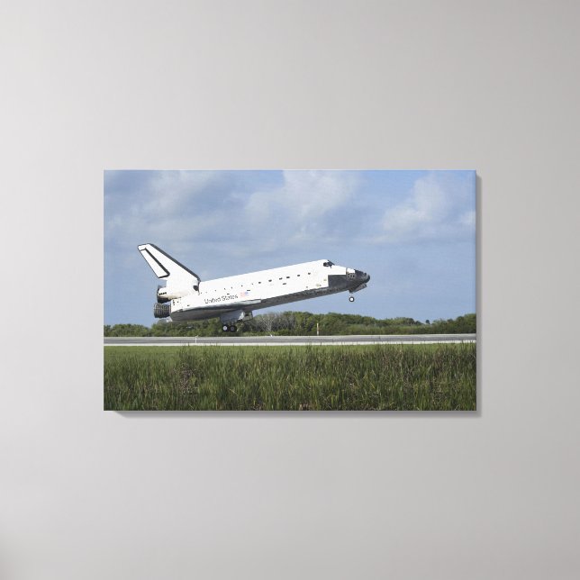 Space shuttle Discovery lands on Runway 33 Canvas Print (Front)