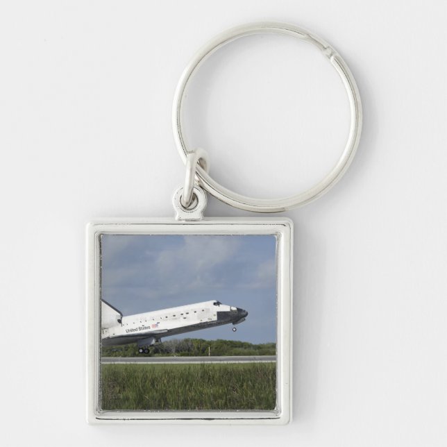 Space shuttle Discovery lands on Runway 33 Key Ring (Front)