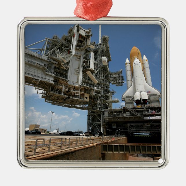 Space Shuttle Discovery Metal Tree Decoration (Front)