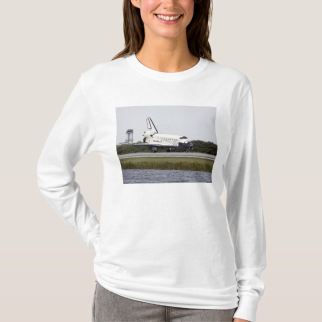 Space Shuttle Discovery on the runway T-Shirt (Front)