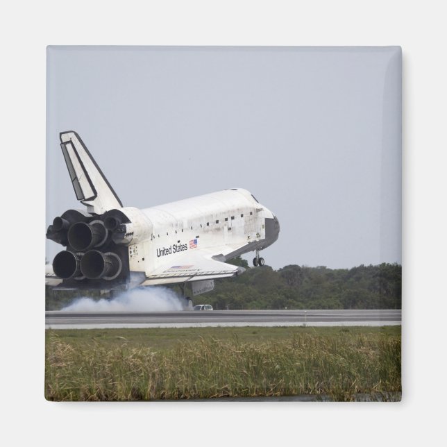 Space Shuttle Discovery touches down 2 Magnet (Front)