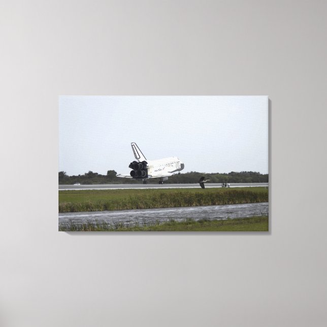 Space Shuttle Discovery touches down 3 Canvas Print (Front)