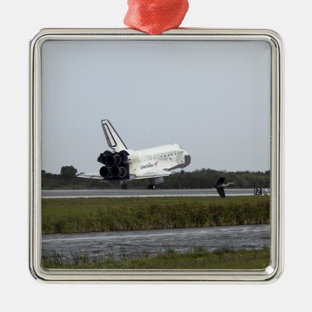 Space Shuttle Discovery touches down 3 Metal Tree Decoration (Front)