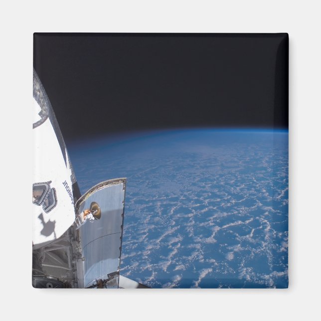 Space Shuttle Endeavour 24 Magnet (Front)