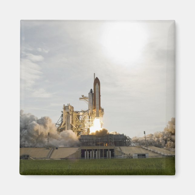 Space Shuttle Endeavour lifts off 8 Magnet (Front)