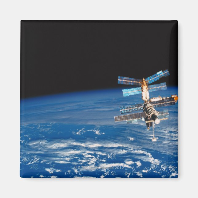 Space Station Orbiting Earth 3 Magnet (Front)
