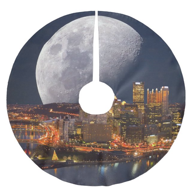 Spacey Pittsburgh Brushed Polyester Tree Skirt (Front)