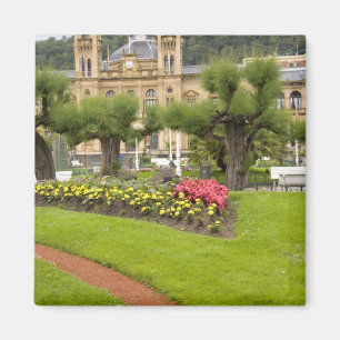 Spain, San Sebastian. Popular seaside resort, Magnet