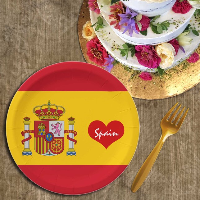 Spanish flag with red heart - fashion/sports fans paper plate (Creator Uploaded)