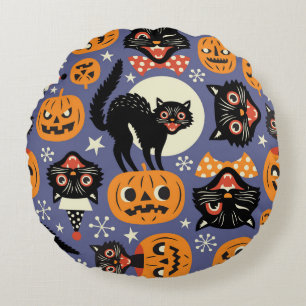 Spooky Cats Pumpkins Purple Pattern Round Cushion