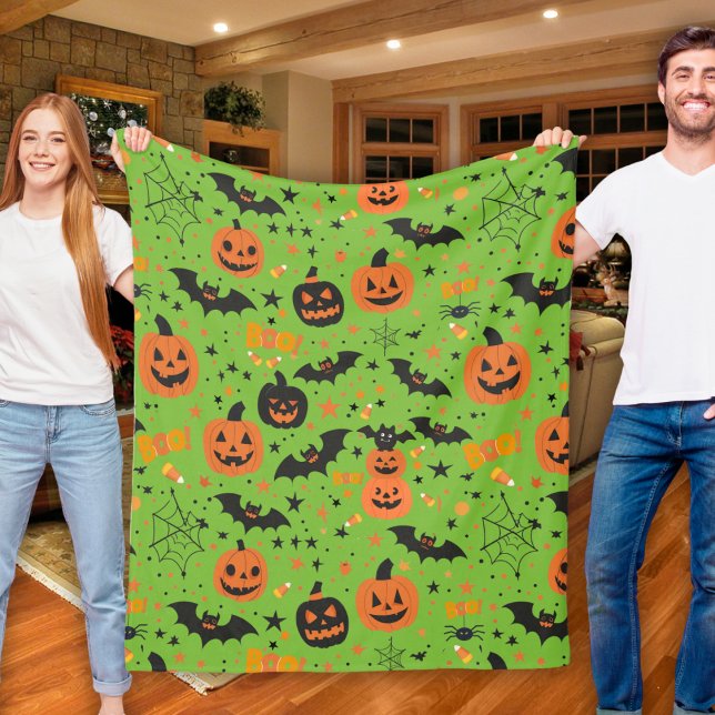 Spooky Comfort Cute And Cosy Halloween Themed Fleece Blanket (Spooky Comfort Cute And Cozy Halloween Themed Fleece Blanket)