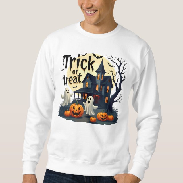 Spooky Halloween night at the haunted house scene Sweatshirt (Front)